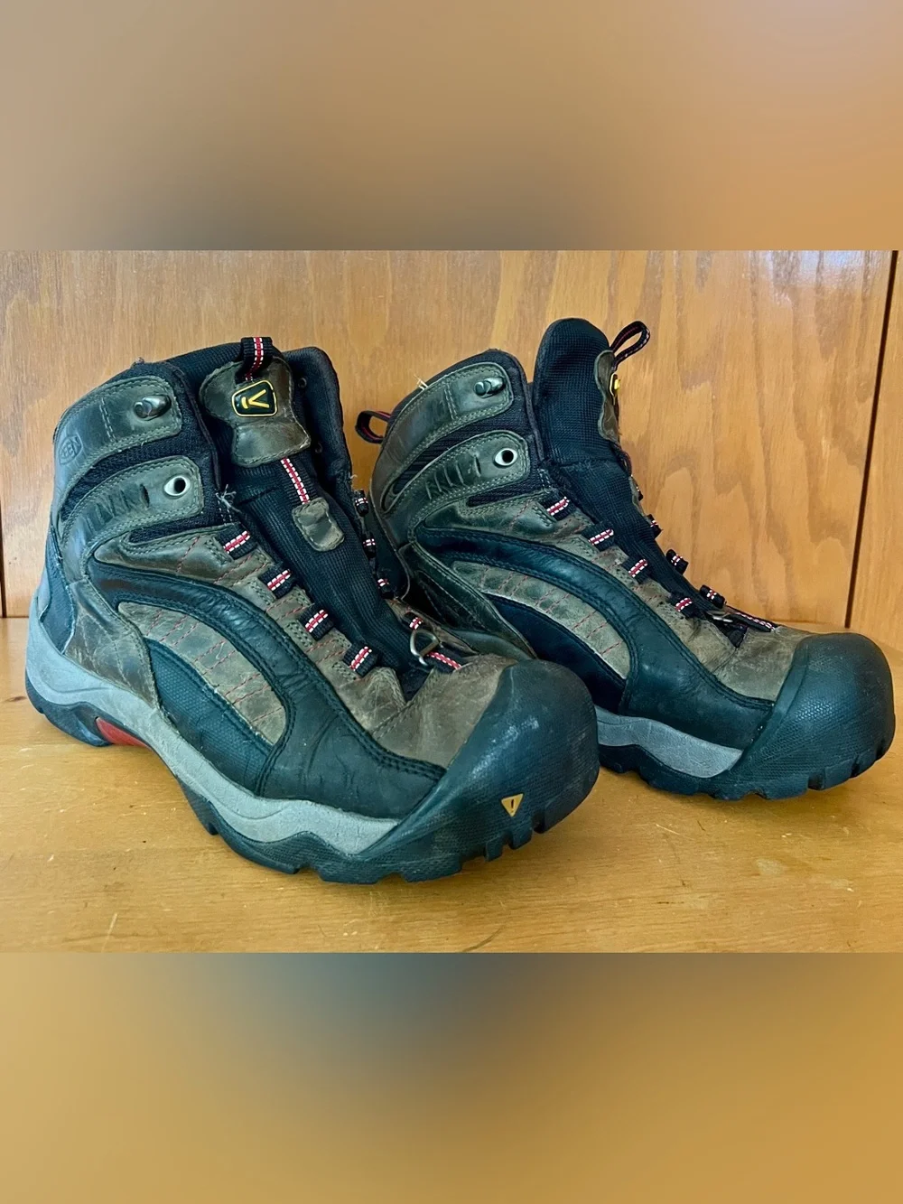 Keen Revel Dark Shadow Chili 200g Insulated Winter Hiking Boot Waterproof - 12